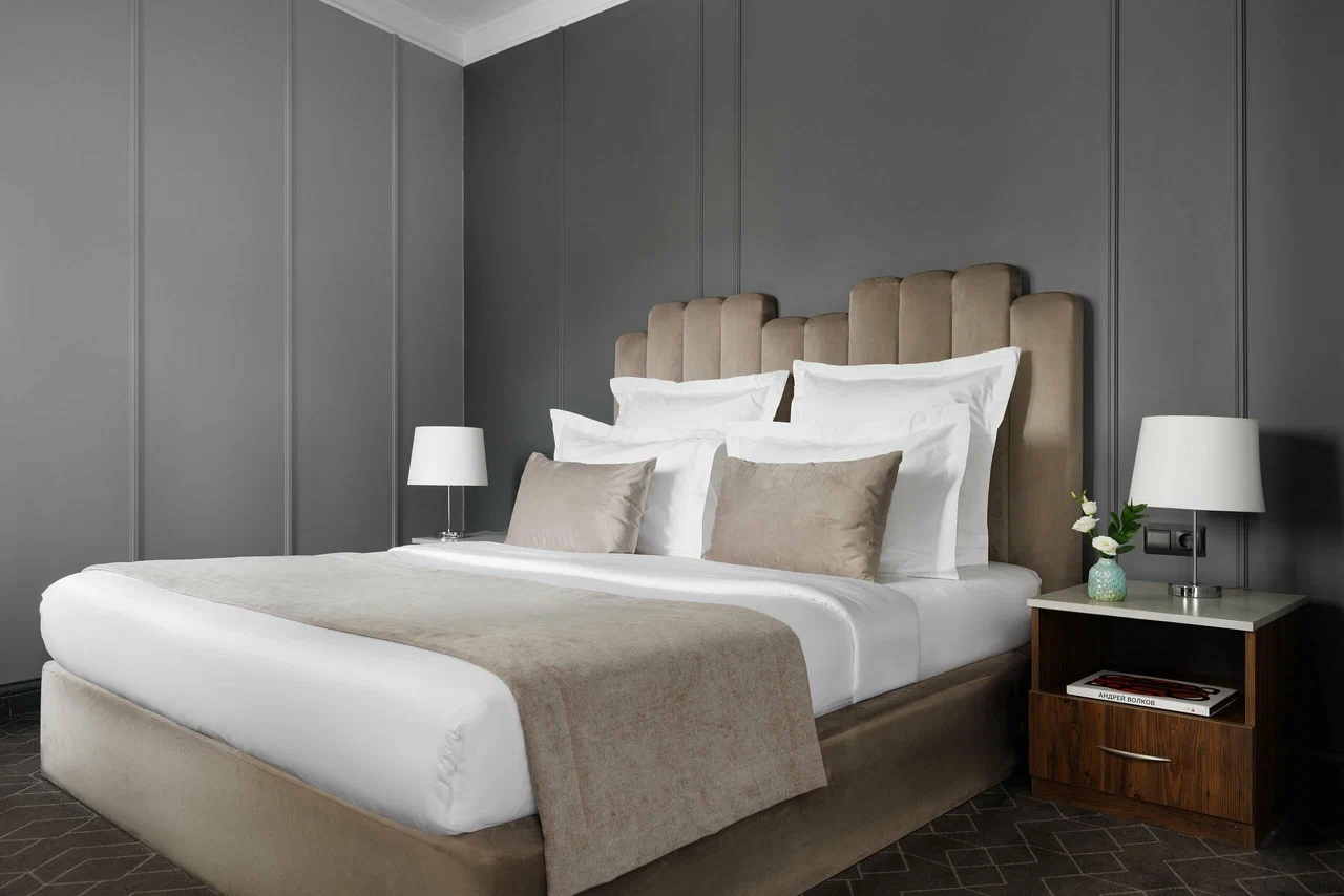 Hartwell Moscow Deluxe/Junior Suite — спальня